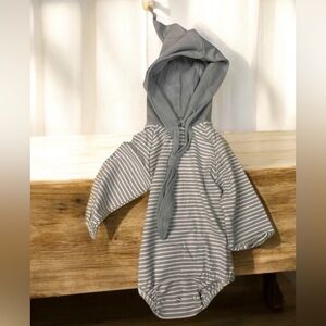 Dolphin house Gray Striped Baby Hooded Onesie 3-6m